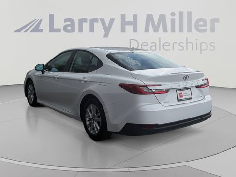 Used 2026 Toyota Camry LE FWD image 3
