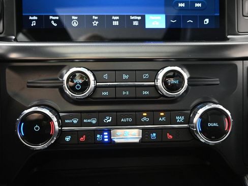 Used 2024 Ford F150 Lariat AWD/4WD image 30