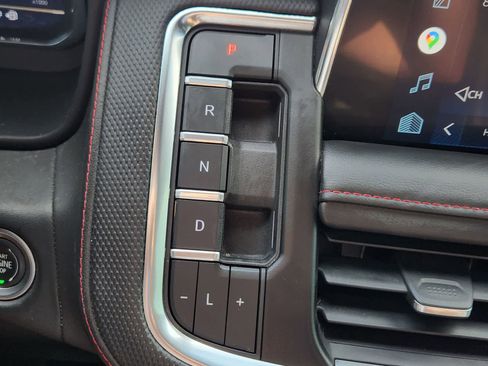 Used 2022 Chevrolet Tahoe RST w/ Luxury Package image 19