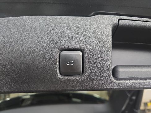 Used 2022 Ford Escape SE w/ SE Sport Appearance Package image 14