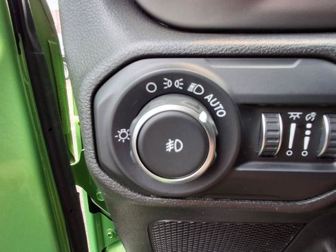 Used 2019 Jeep Wrangler Unlimited Sport S AWD/4WD image 13