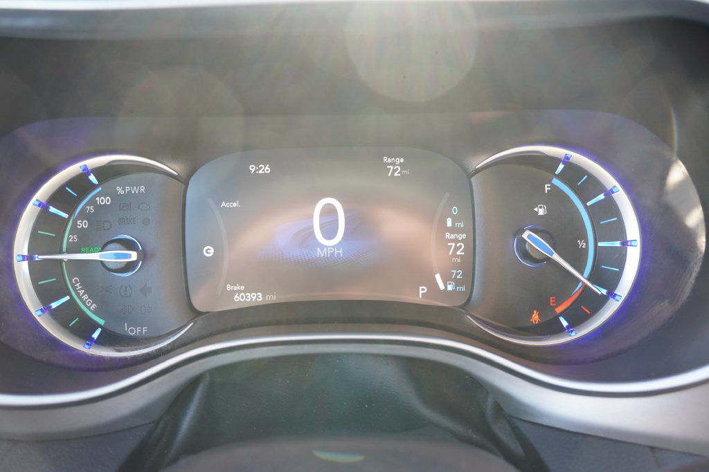 Used 2024 Chrysler Pacifica Premium FWD image 37