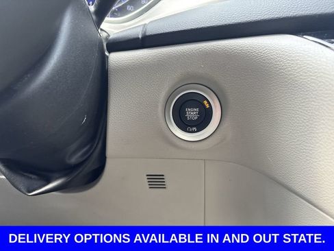 Used 2022 Chrysler Pacifica Touring-L FWD image 16