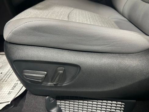 Used 2025 Toyota Sienna LE image 12