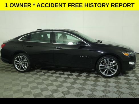 Used 2025 Chevrolet Malibu LT FWD image 2