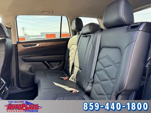 Used 2025 Volkswagen Atlas SE AWD/4WD image 36