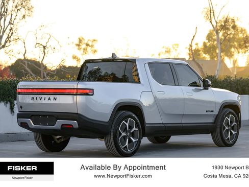 Used 2023 Rivian R1T Adventure image 7