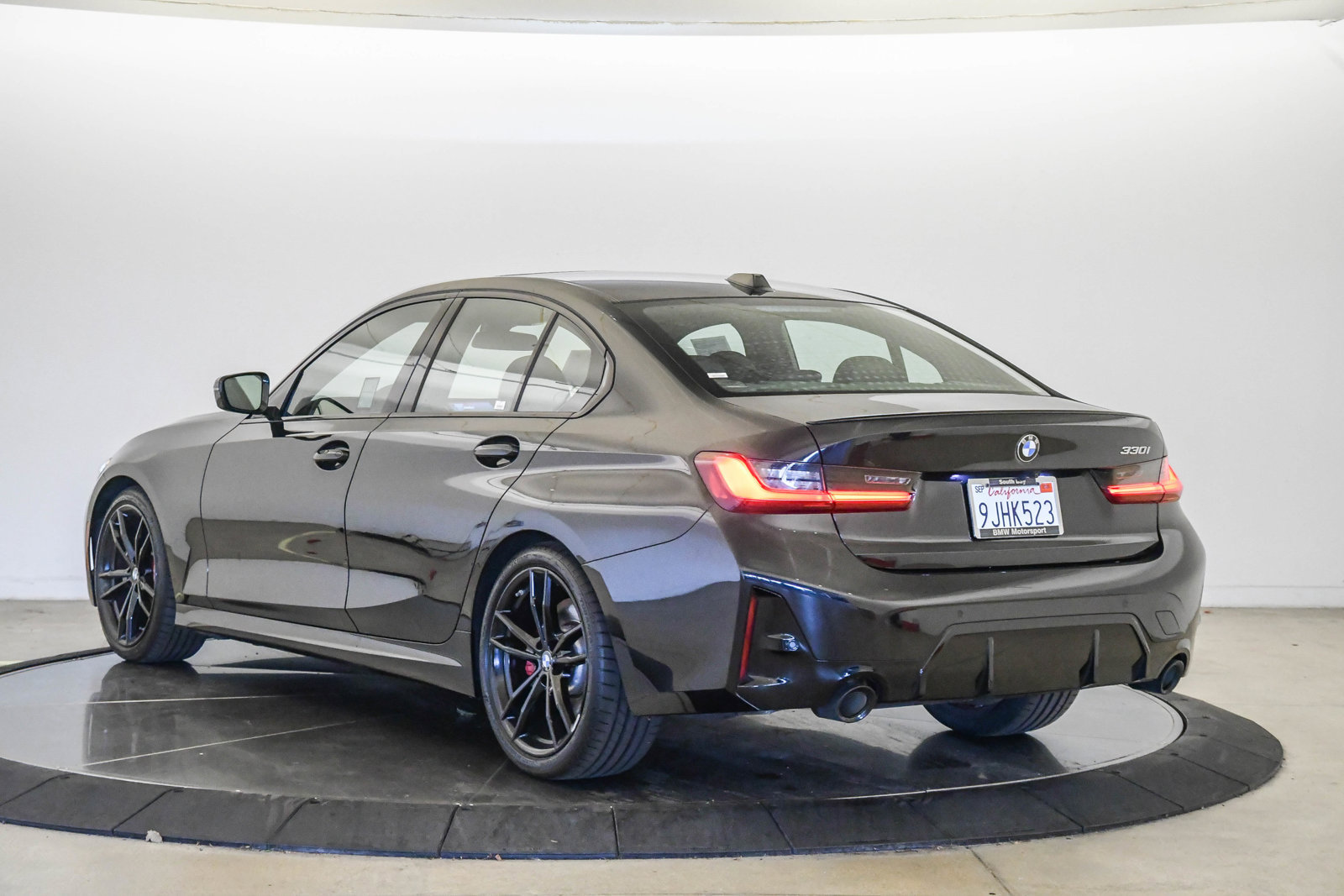 Certified 2024 BMW 330i Sedan w/ M Sport Package RWD image 2