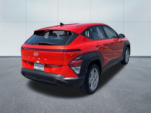 Certified 2025 Hyundai Kona SE FWD image 4