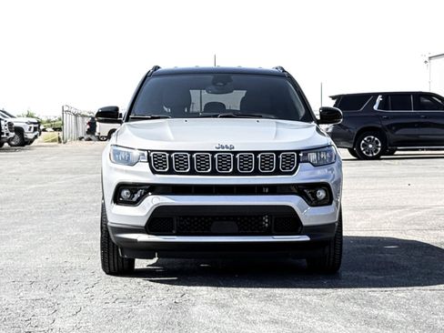 Used 2025 Jeep Compass Limited AWD/4WD image 3