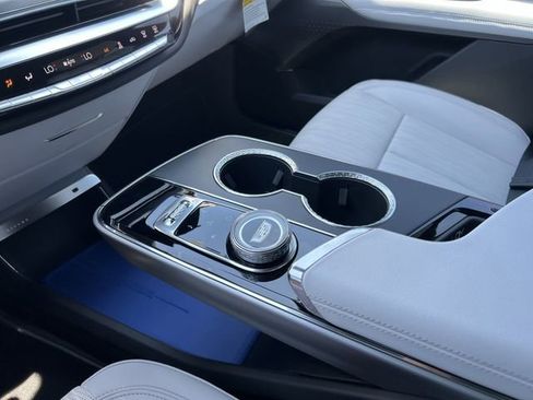 New 2025 Cadillac Lyriq Luxury image 18