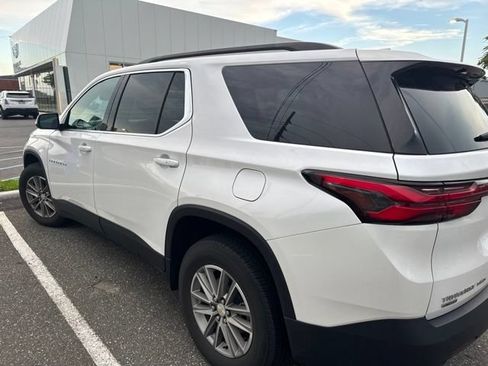Used 2024 Chevrolet Traverse LT AWD/4WD image 2