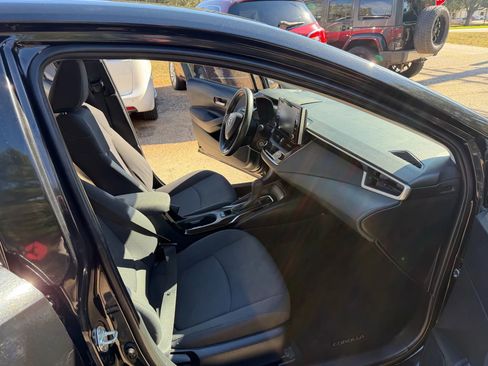 Used 2020 Toyota Corolla LE image 10