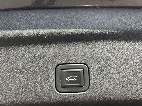 Used 2021 GMC Yukon SLT w/ SLT Luxury Plus Package image 10