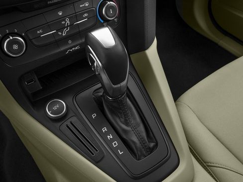 Used 2016 Ford Focus SE w/ SE Sport Package FWD image 10