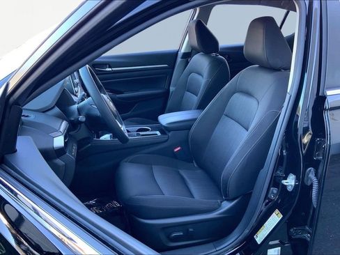 Used 2023 Nissan Altima 2.5 SV image 15