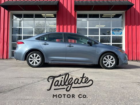 Used 2025 Toyota Corolla LE FWD image 1