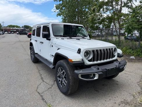 New 2026 Jeep Wrangler Unlimited Sahara AWD/4WD image 7