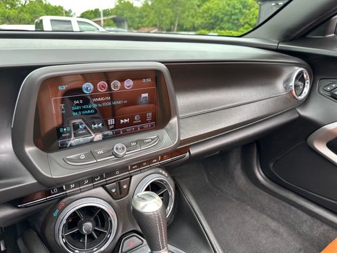 Used 2017 Chevrolet Camaro SS RWD image 40