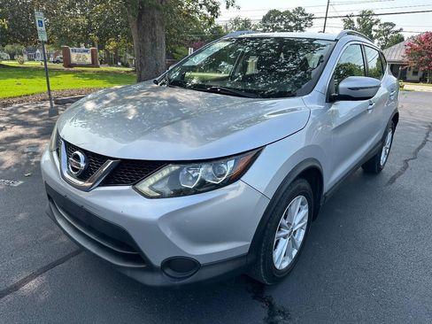 Used 2017 Nissan Rogue Sport SV AWD/4WD image 2
