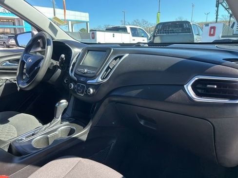Used 2018 Chevrolet Equinox LT image 31