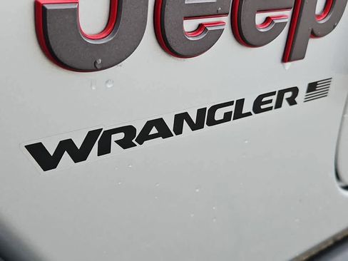 Used 2024 Jeep Wrangler Unlimited Rubicon image 13