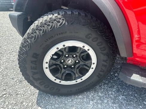 Certified 2023 Ford Bronco Big Bend w/ Sasquatch Package AWD/4WD image 7