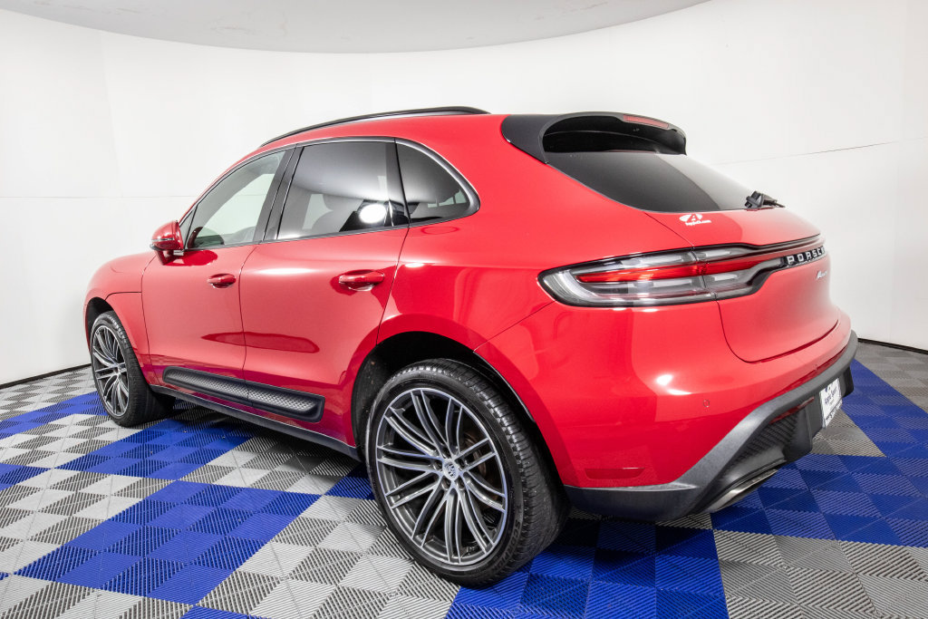 Used 2024 Porsche Macan w/ Premium Plus Package AWD/4WD image 7