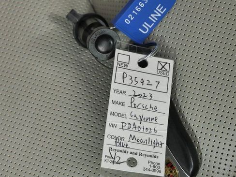 Certified 2023 Porsche Cayenne Platinum Edition image 41