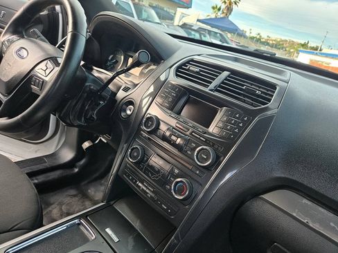 Used 2017 Ford Explorer 4WD Police Interceptor image 39