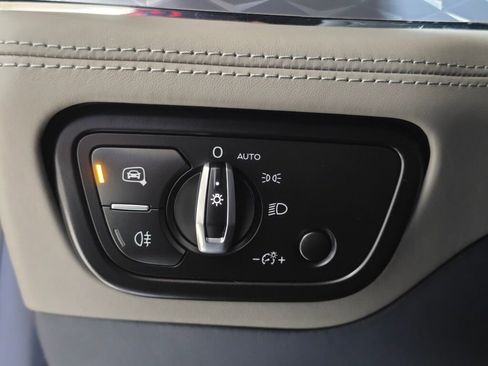 Used 2022 Bentley Bentayga image 35