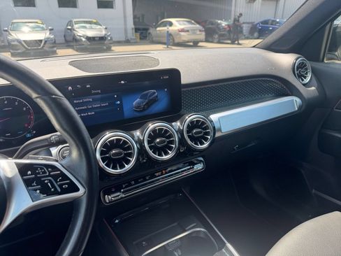 Used 2025 Mercedes-Benz GLB 250 image 17