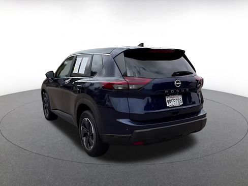 Used 2025 Nissan Rogue SV FWD image 11