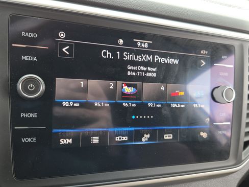 Used 2021 Volkswagen Atlas Cross Sport SE image 17