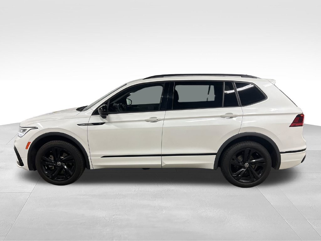 Used 2024 Volkswagen Tiguan SE R-Line AWD/4WD image 5