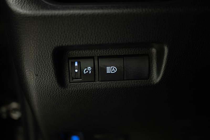 Used 2020 Toyota RAV4 XLE AWD/4WD image 29