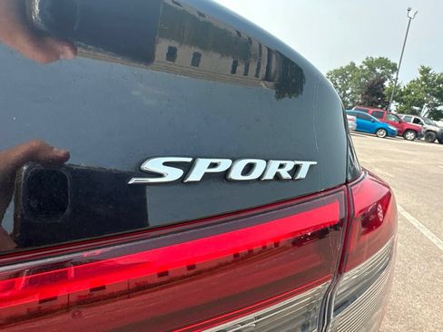 Used 2023 Honda Civic Sport image 4