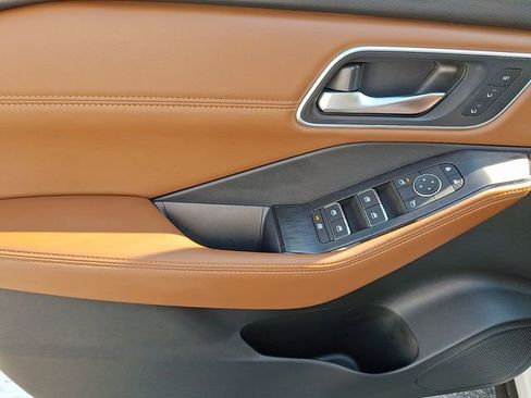 New 2026 Nissan Rogue Platinum image 11