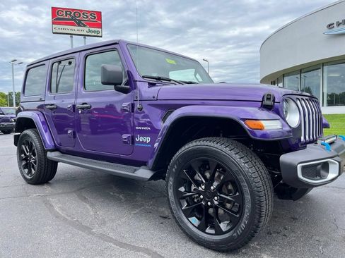 Used 2023 Jeep Wrangler Unlimited Sahara w/ Cold Weather Group AWD/4WD image 66