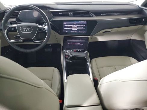 Used 2022 Audi e-tron Premium Plus w/ Premium Plus Package image 15