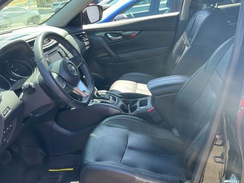 Used 2019 Nissan Rogue SL w/ Premium Package AWD/4WD image 9