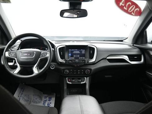 Used 2024 GMC Terrain SLE FWD image 22