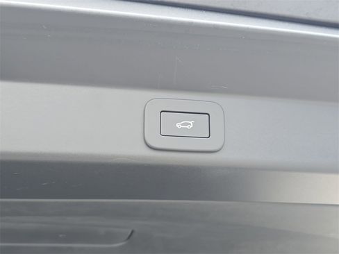 Certified 2025 Land Rover Range Rover Sport Dynamic SE image 13