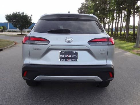 Used 2025 Toyota Corolla Cross XLE AWD/4WD image 3