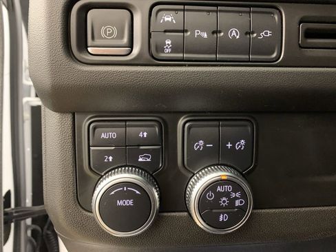 Used 2022 GMC Yukon SLE w/ Gmc Pro Safety Plus Package image 19