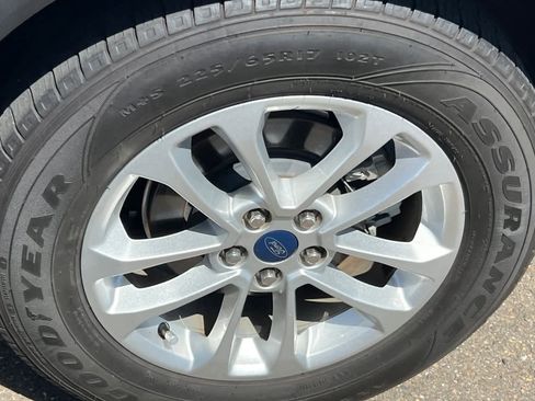 Used 2020 Ford Escape SE image 22