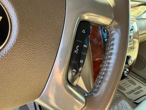 Used 2013 Chevrolet Suburban LS RWD image 10