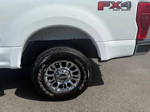 Used 2022 Ford F250 XLT w/ XLT Premium Package AWD/4WD image 8