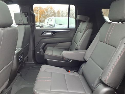 New 2026 Chevrolet Suburban RST image 14