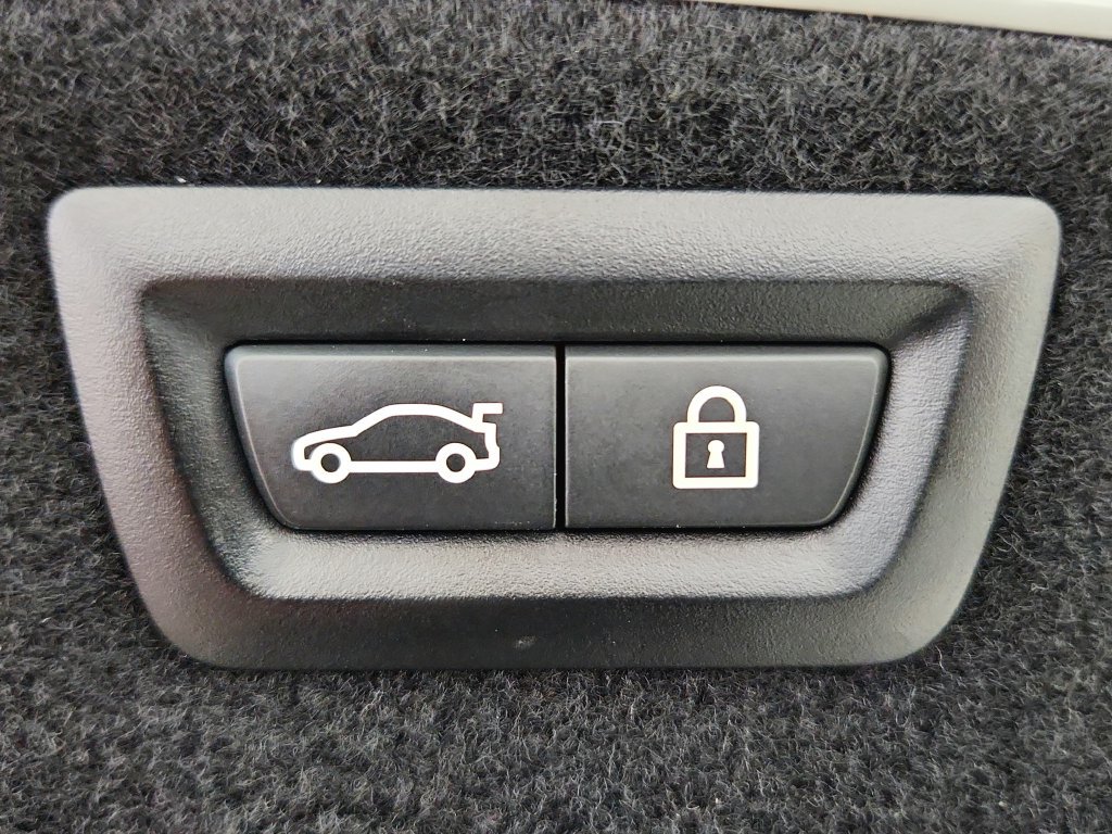 Used 2019 BMW M850i xDrive Convertible AWD/4WD image 32